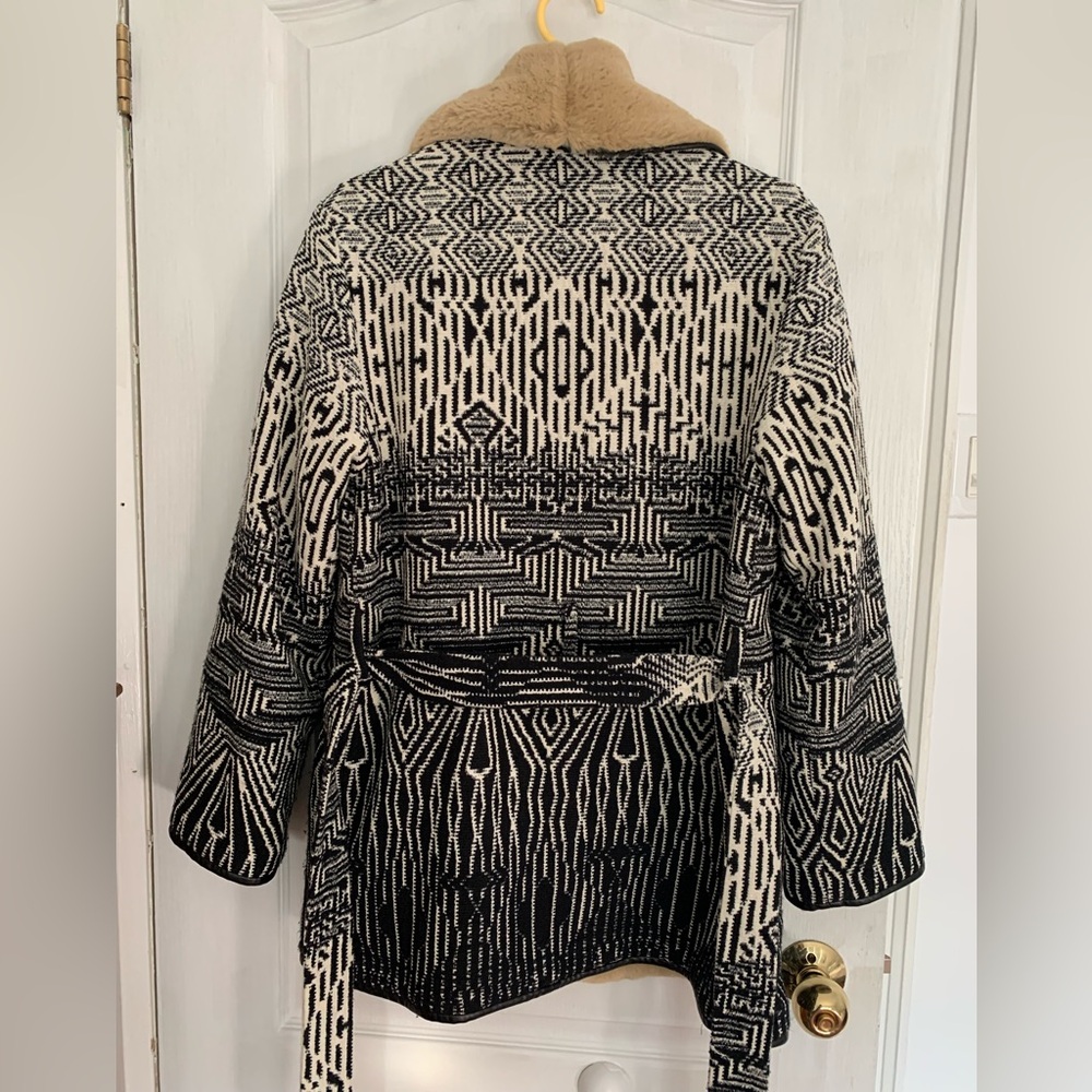 Twelfth Street by Cynthia Vincent Black and Cream Teddy Jacket - Picture 3 of 4